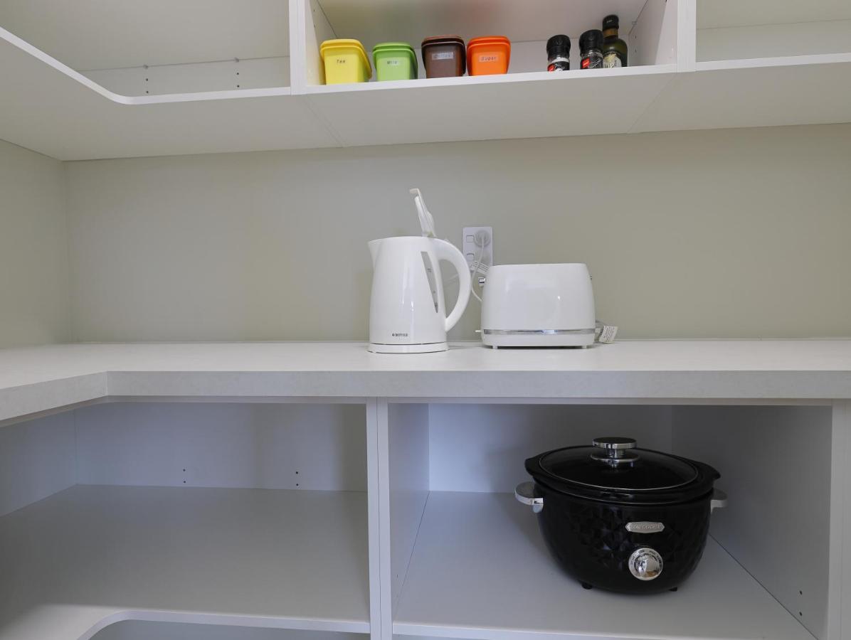 Fiordland Getaway - Te Anau Holiday Home Экстерьер фото