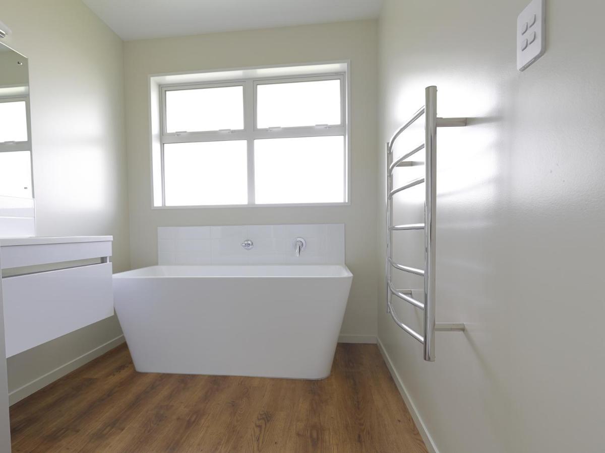 Fiordland Getaway - Te Anau Holiday Home Экстерьер фото