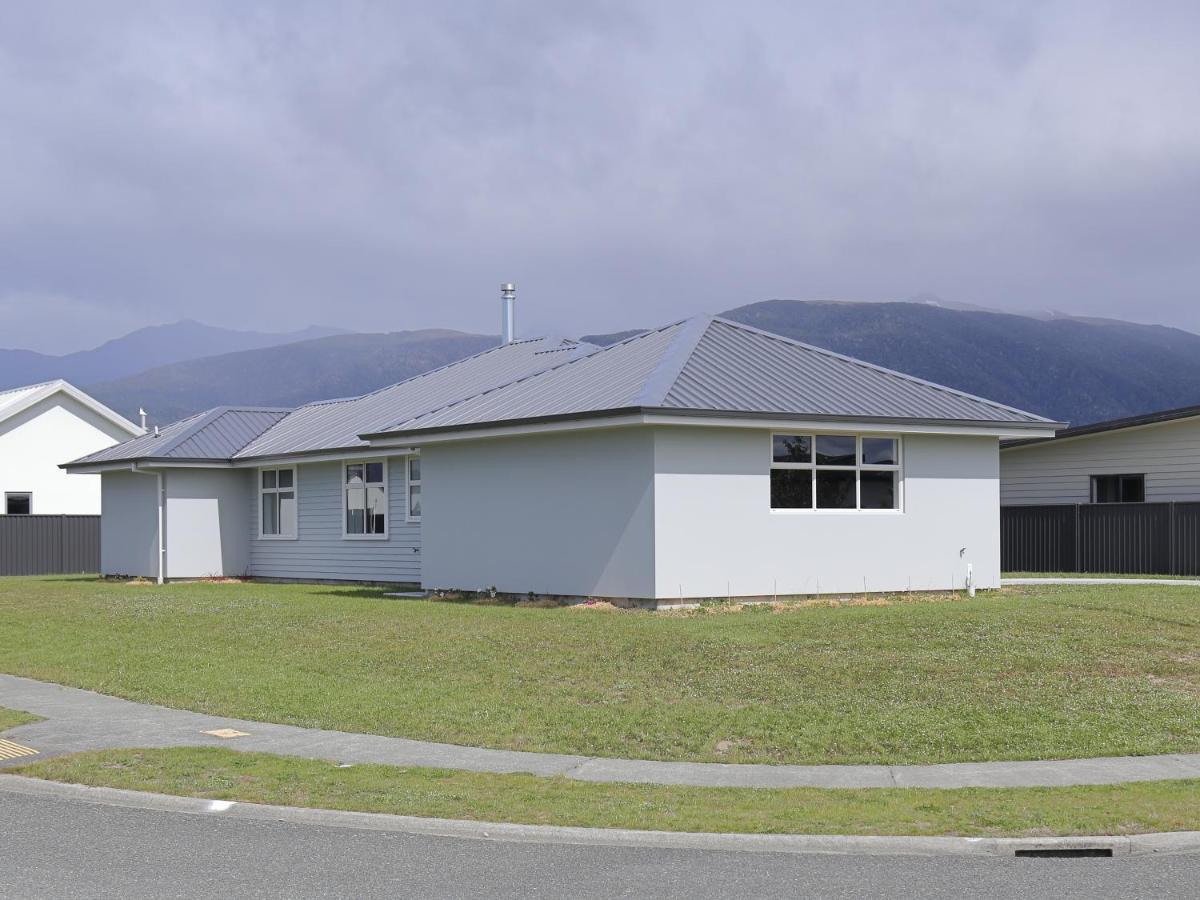 Fiordland Getaway - Te Anau Holiday Home Экстерьер фото