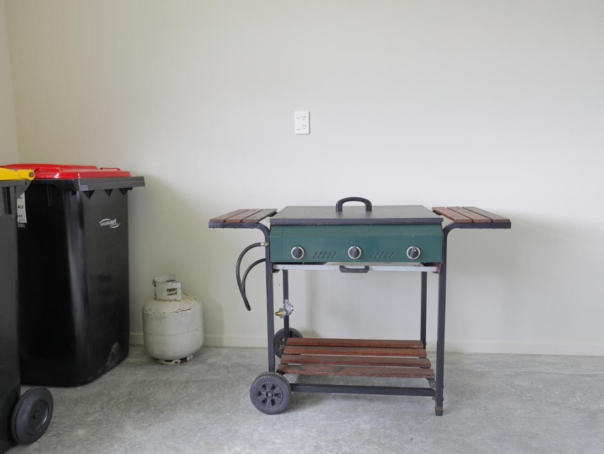 Fiordland Getaway - Te Anau Holiday Home Экстерьер фото